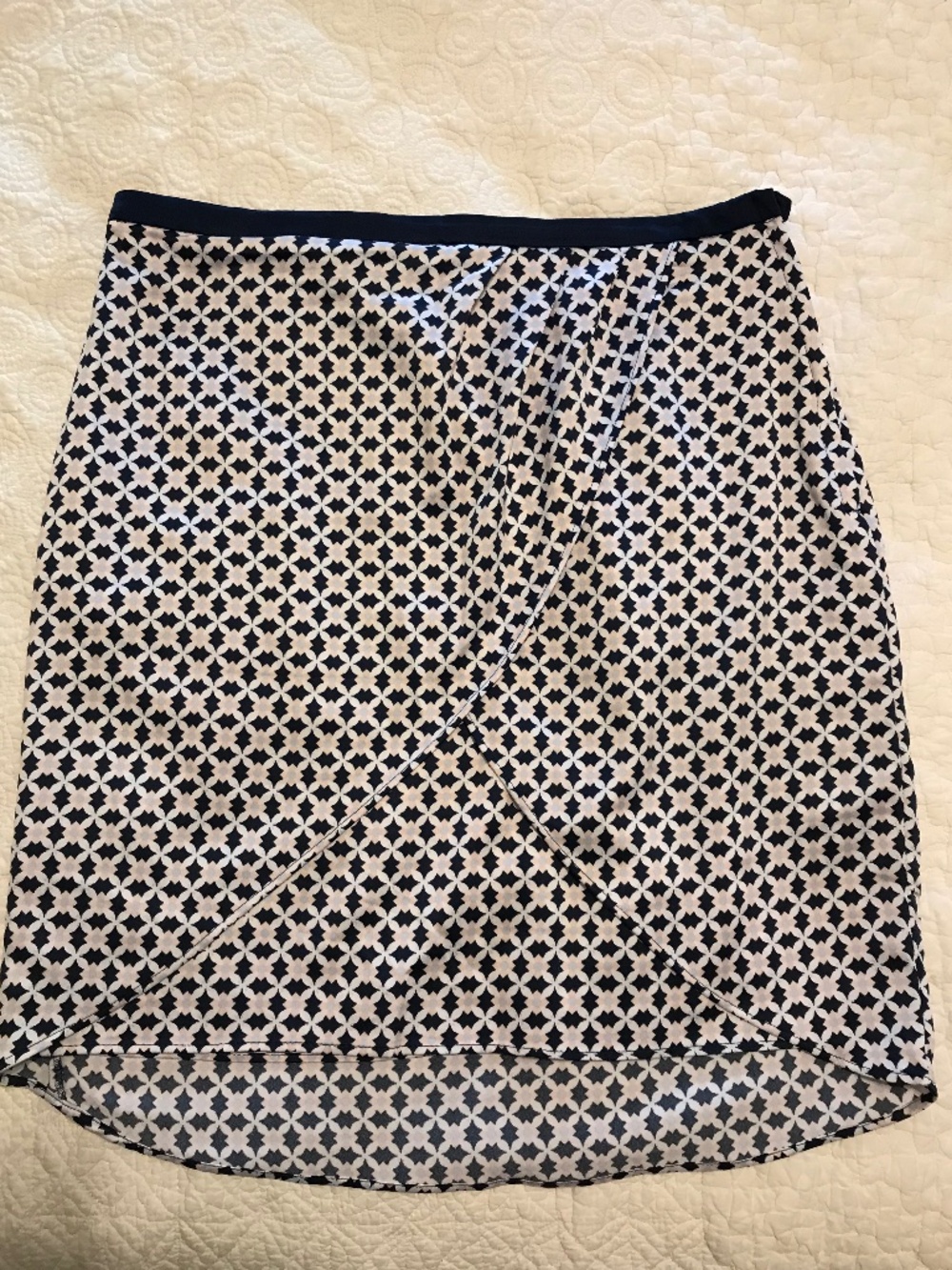 H&M crisscross miniskirt with blue on white Morrocan tile pattern (12)